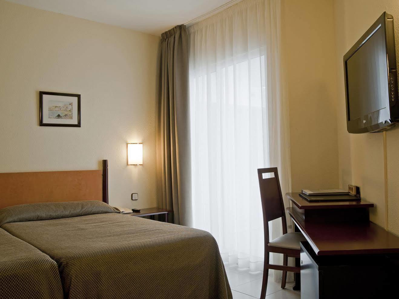 Hotel Bernat Ii 4*sup Calella